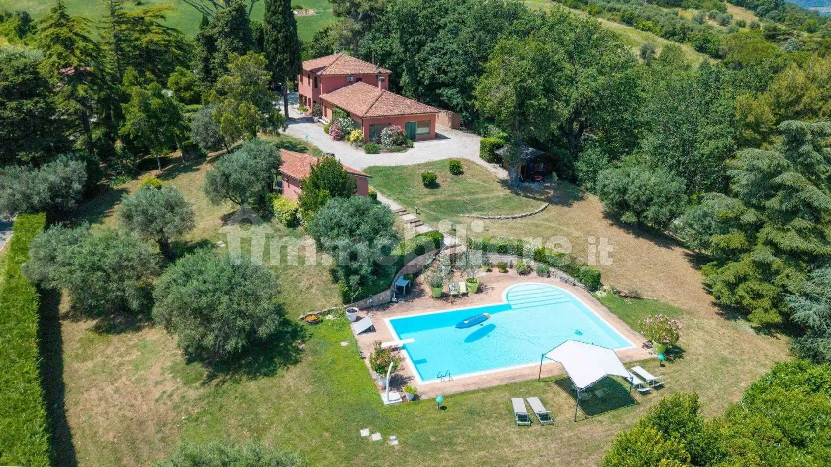 Villa in vendita a Monte Roberto