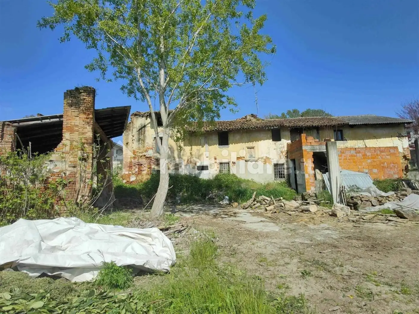 Rustico - Casale in vendita a Livraga