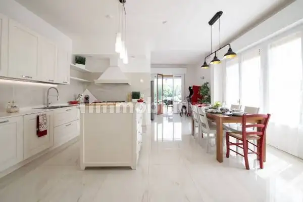 Appartamento in vendita a Pastrengo