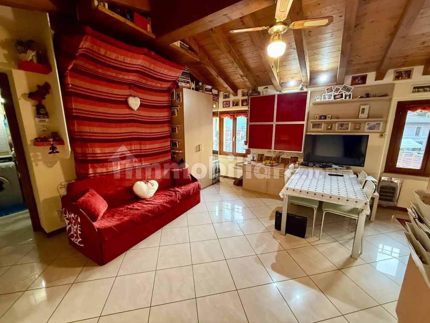 Appartamento piazza Trieste, Caino - foto 5