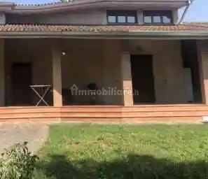 Casa indipendente in vendita a Sissa Trecasali