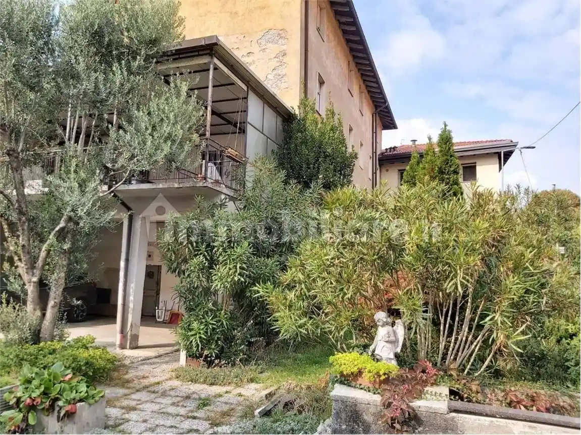 Appartamento in vendita a Curno