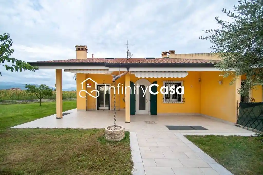 Villa in vendita a Bussolengo