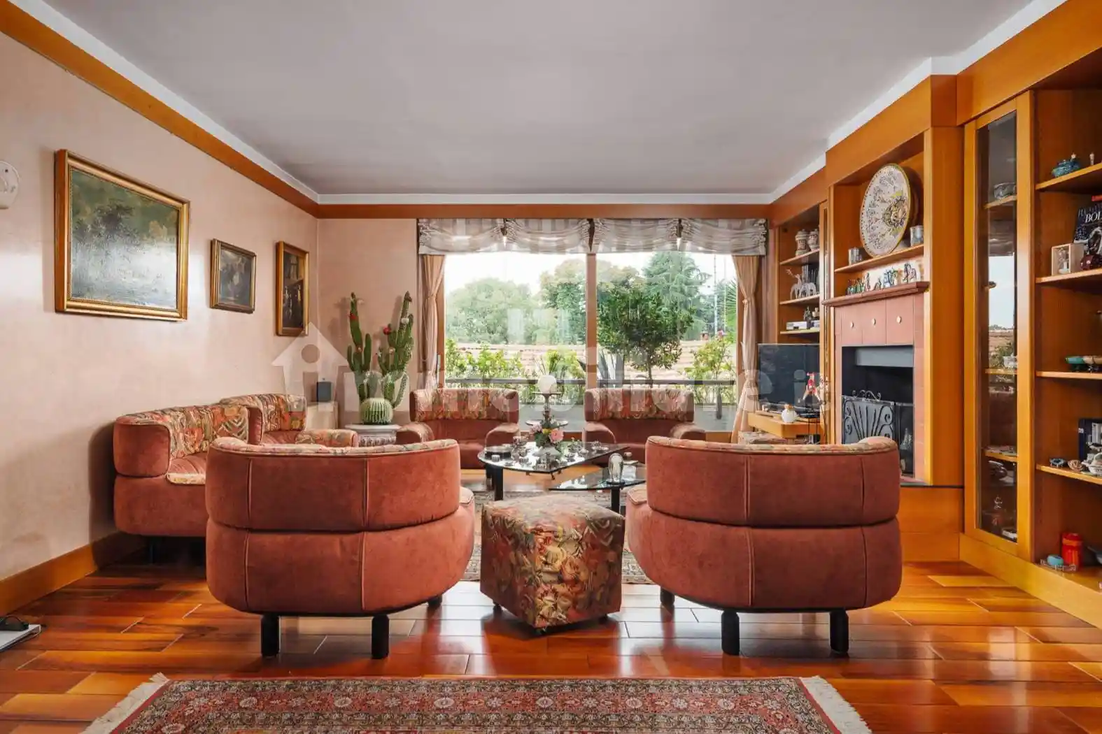 Palazzo - Edificio in vendita a Varedo