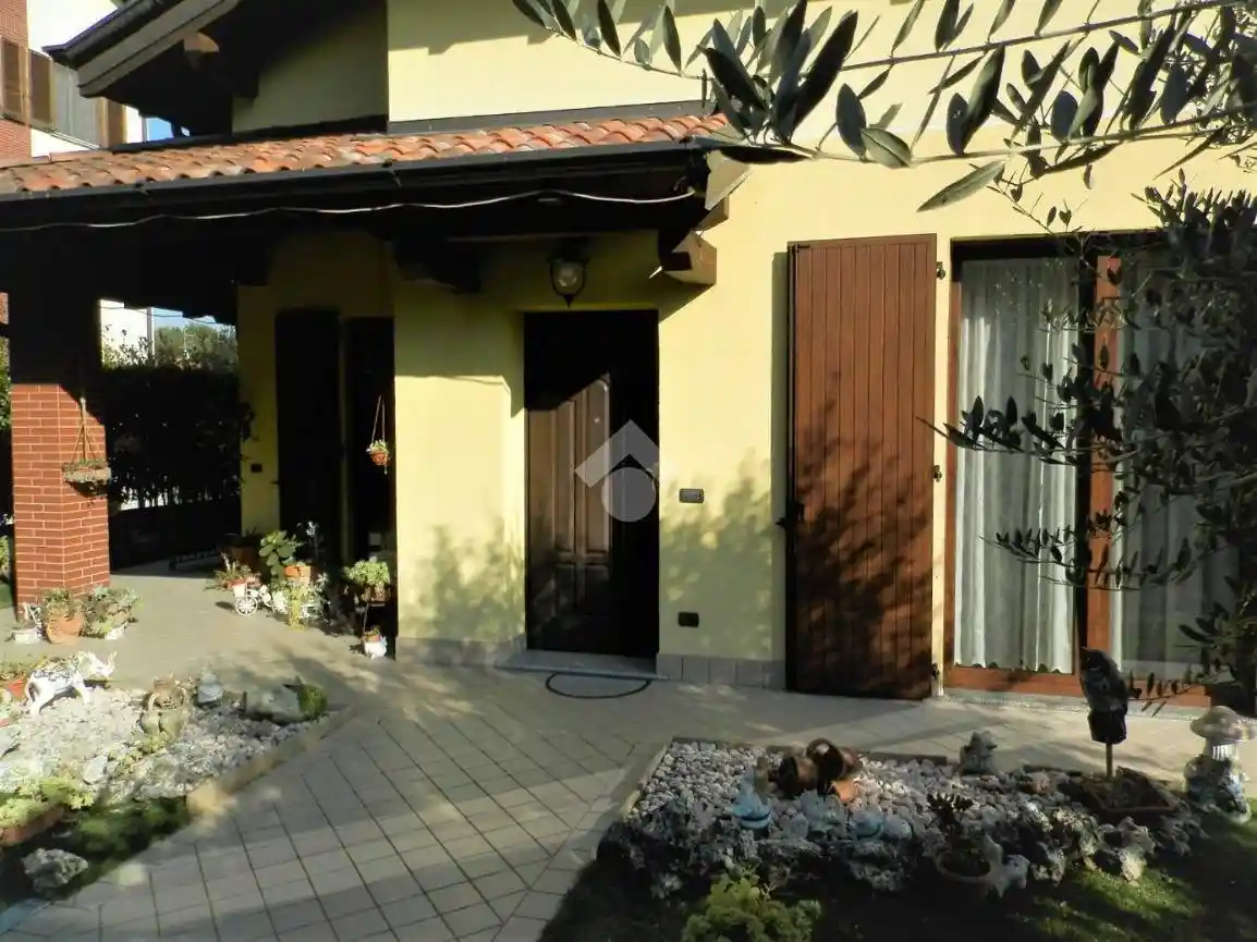 Villa in vendita a Samarate