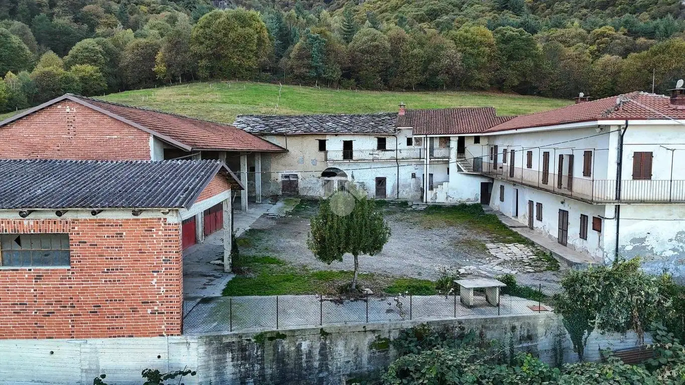 Casa indipendente in vendita a Envie