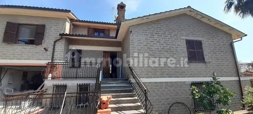 Villa in vendita a Manziana