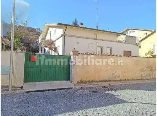 Villa in vendita a L'Aquila
