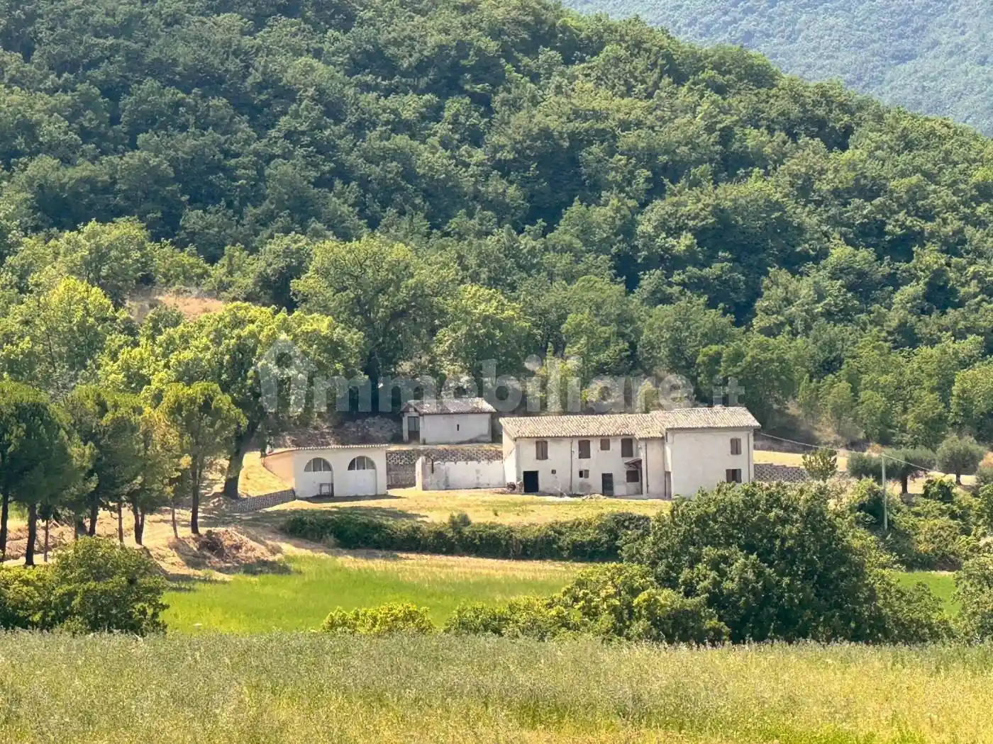 Rustico - Casale in vendita a San Severino Marche