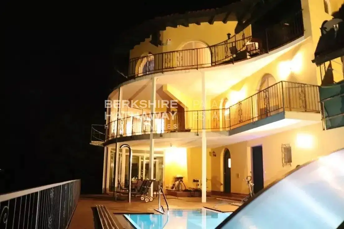 Villa in vendita a Verbania