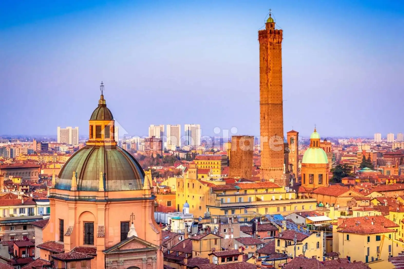 Palazzo - Edificio in vendita a Bologna
