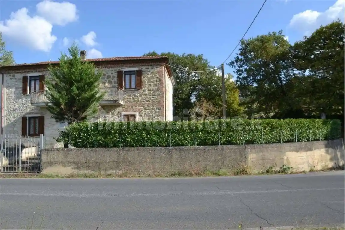 Rustico - Casale in vendita a Lucignano