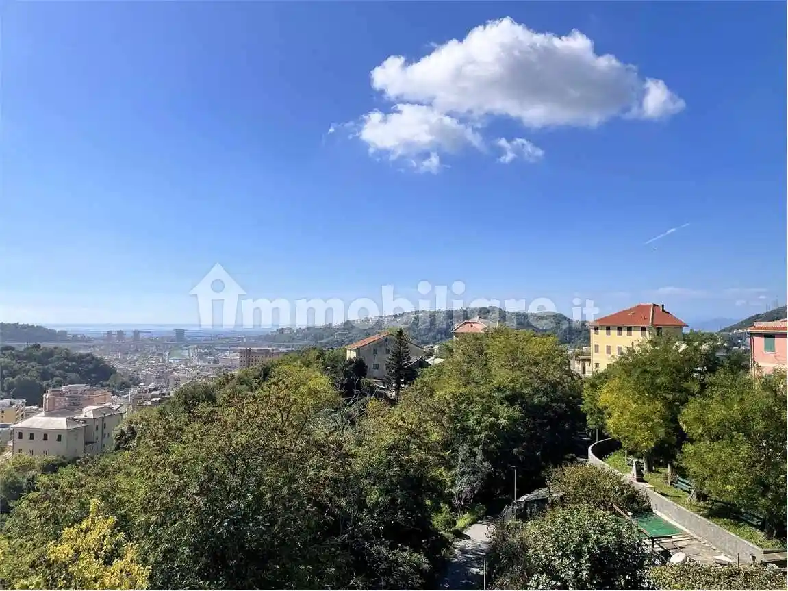 Appartamento in vendita a Genova