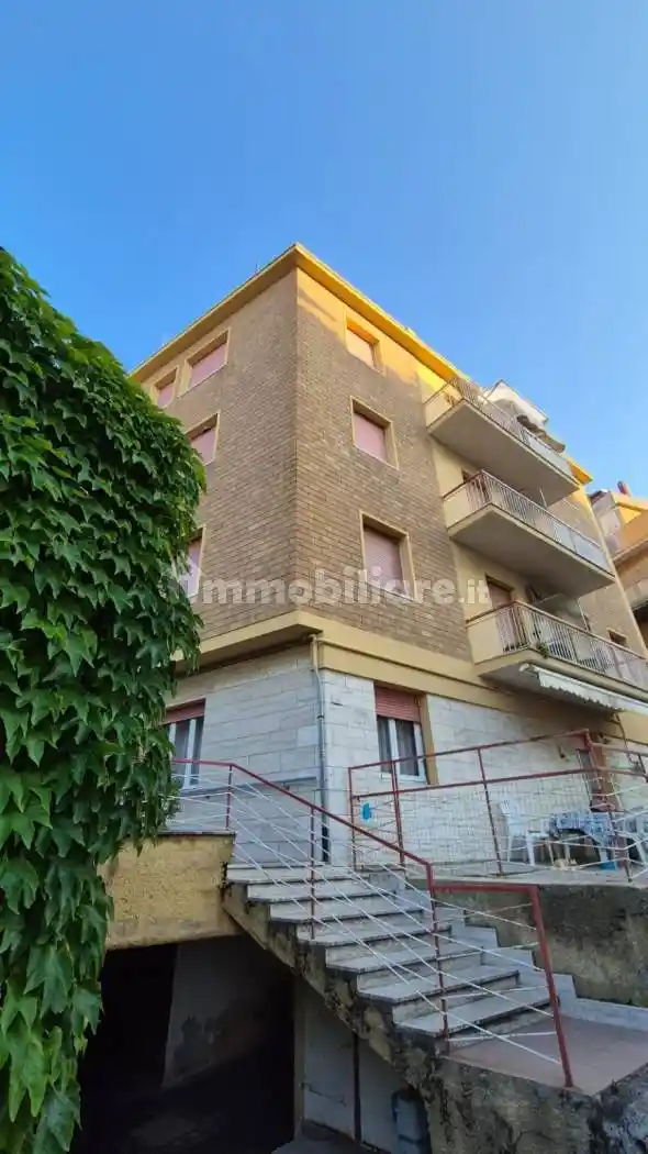 Appartamento in vendita a Falconara Marittima