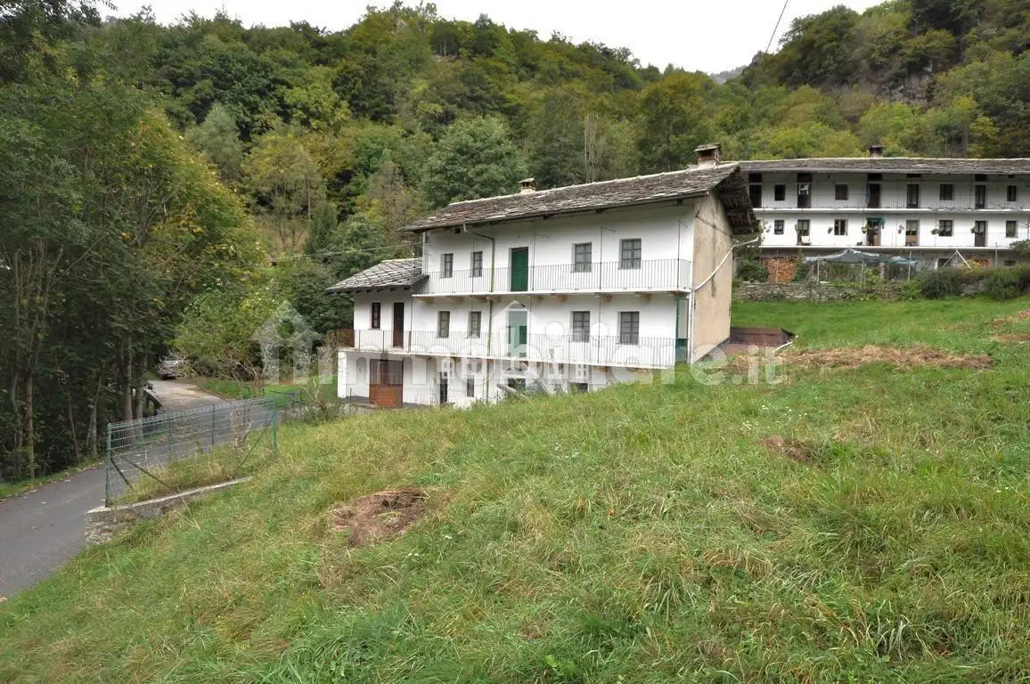 Casa indipendente in vendita a Sparone