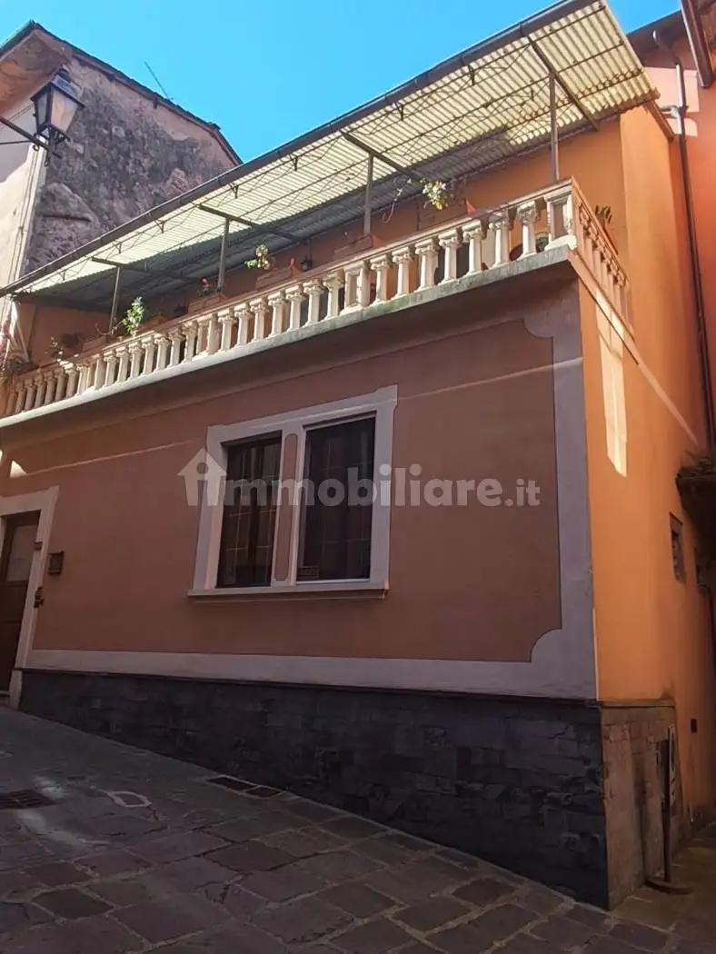 Casa indipendente in vendita a Gallicano