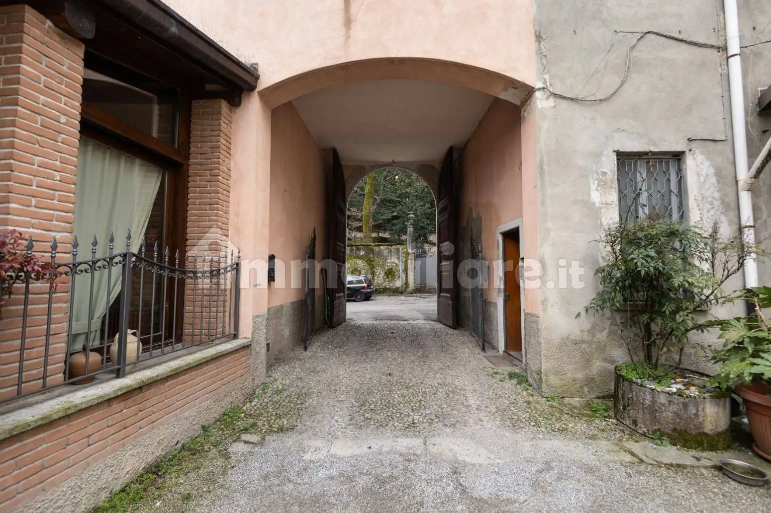 Bilocale via della Madonnina, 2, Centro, Barzanò - foto 2