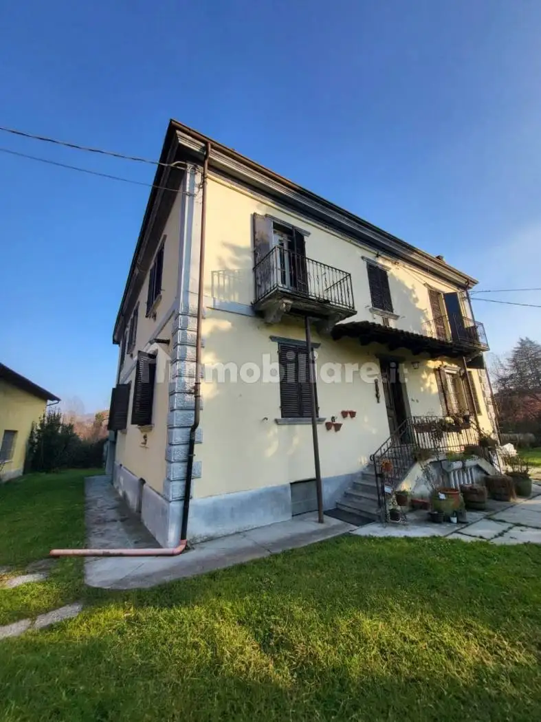 Villa in vendita a Carrù