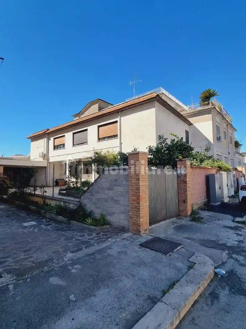 Trilocale via Trilussa, 12, Montarelli - Via dei Giardini, Aprilia - foto 2