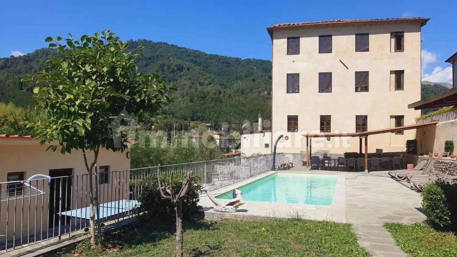 Villa in vendita a Bagni di Lucca
