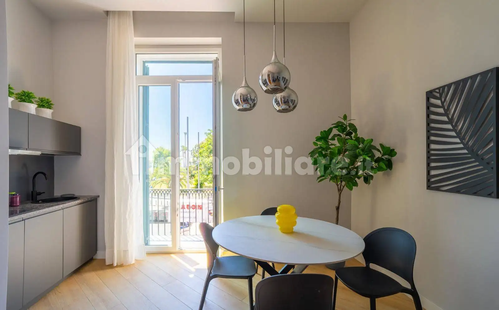 Appartamento in vendita a Napoli