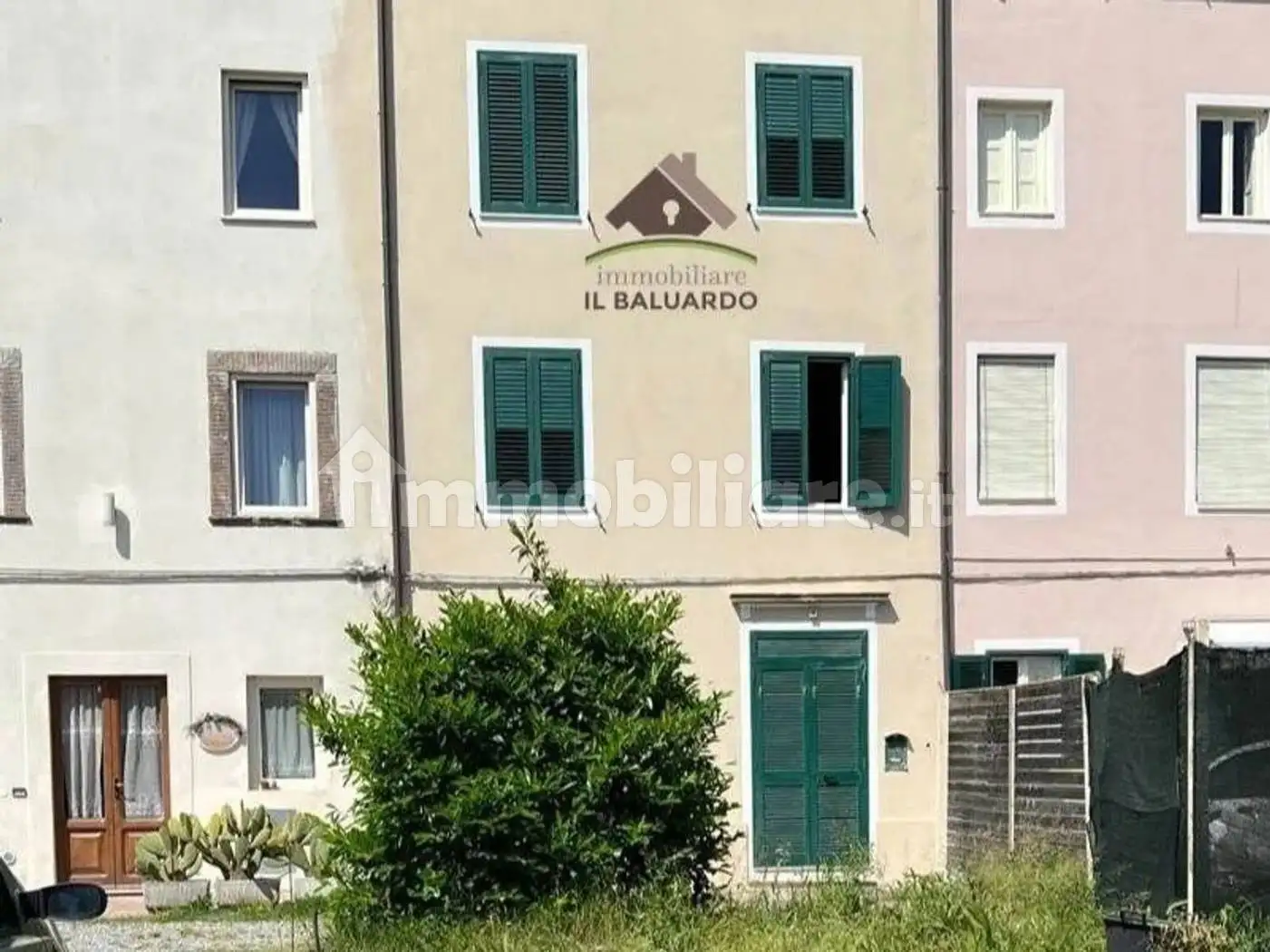 Casa indipendente in vendita a Lucca