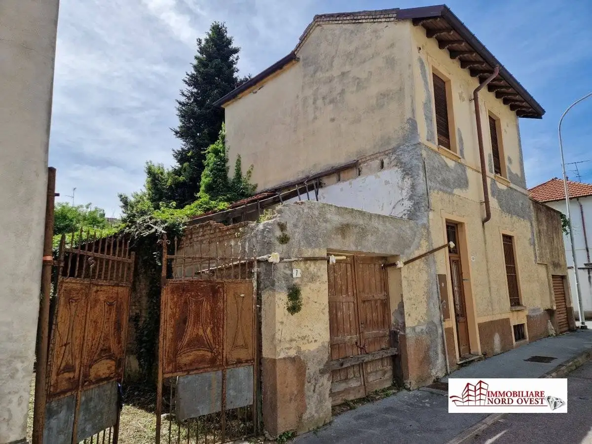 Rustico - Casale in vendita a Legnano