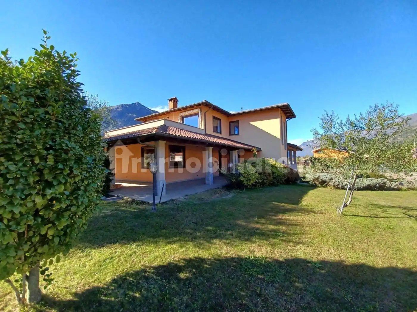 Villa in vendita a Borgofranco d'Ivrea