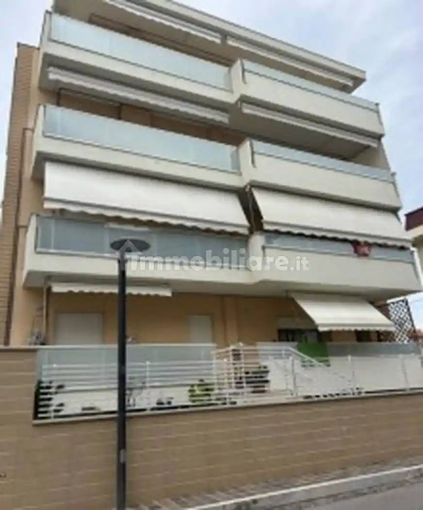 Appartamento all'asta via Molise 3, Roseto degli Abruzzi - foto 3