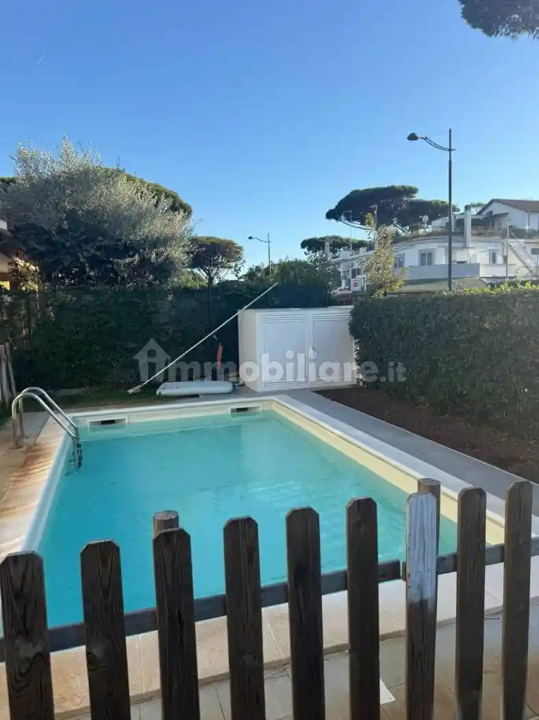 Villa in affitto a Fiumicino
