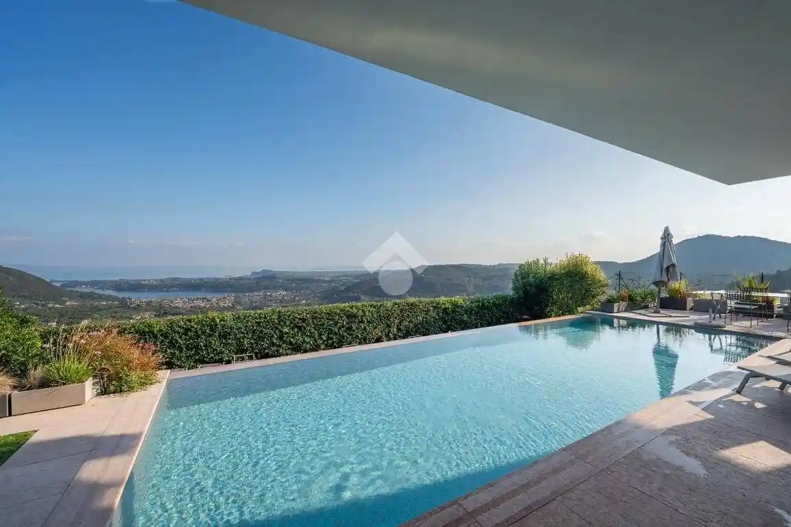 Villa in vendita a Salò