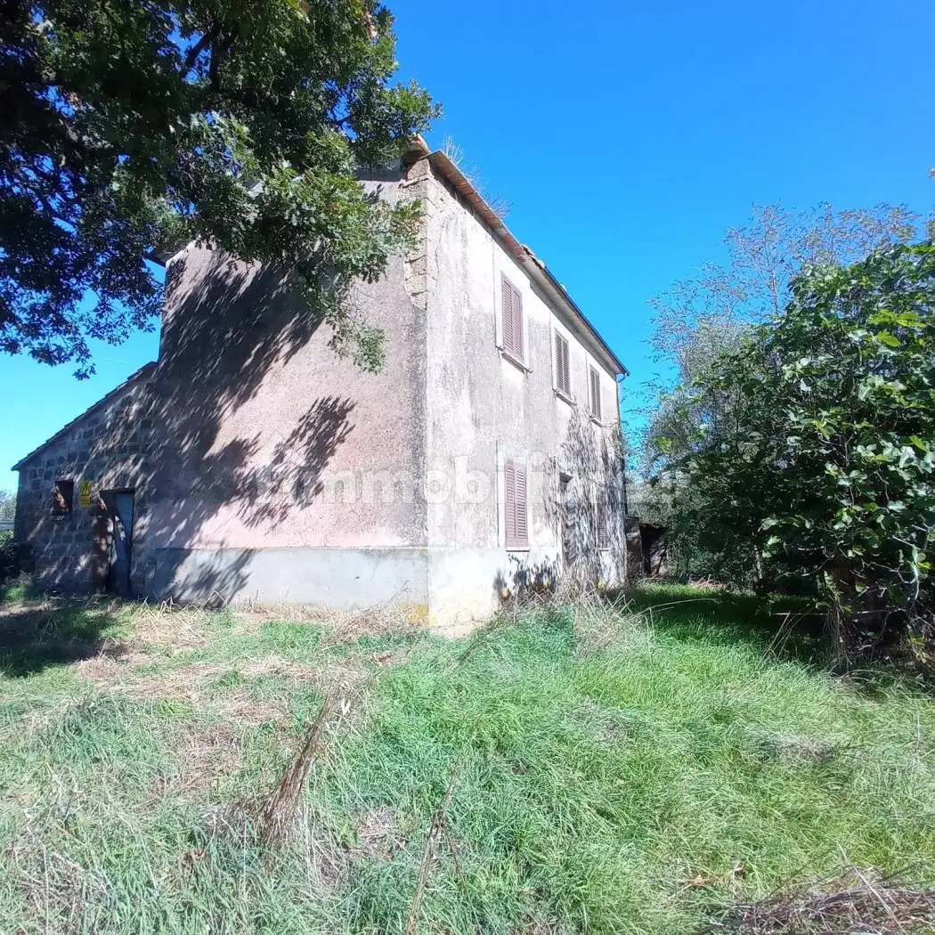 Rustico - Casale in vendita a Viterbo