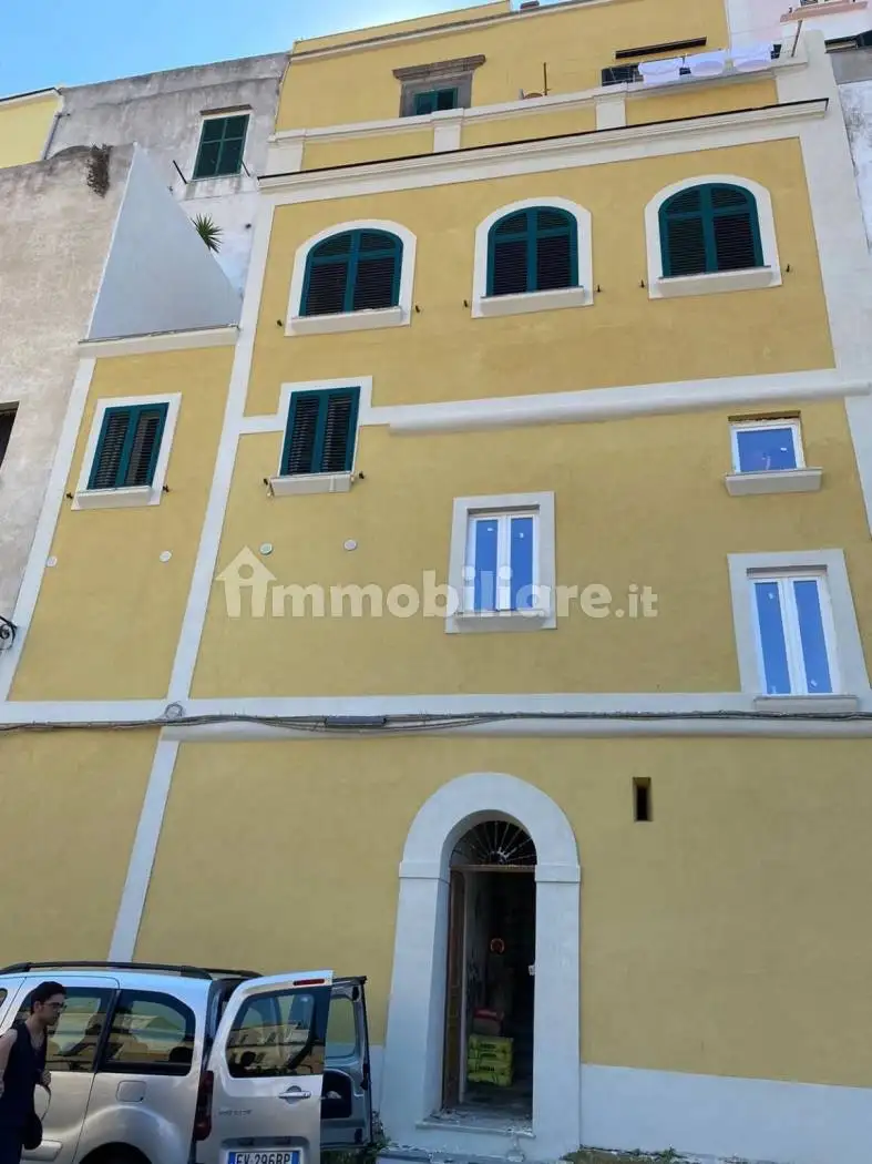 Appartamento in affitto a Procida
