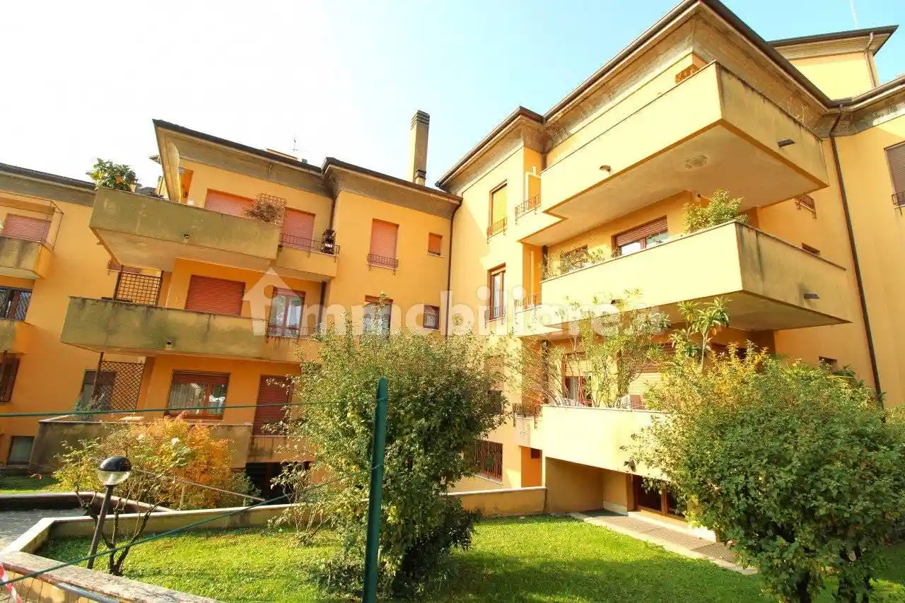 Appartamento in vendita a Biassono