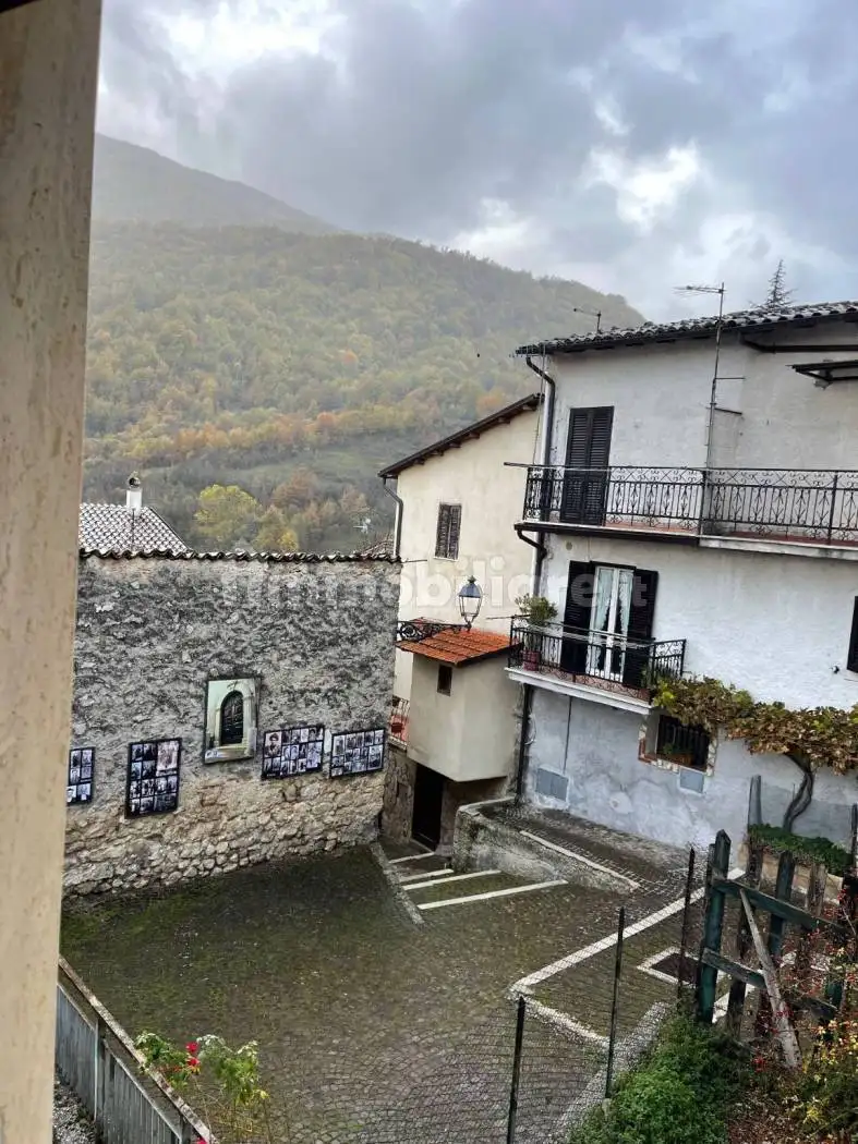 Appartamento in vendita a Castellafiume