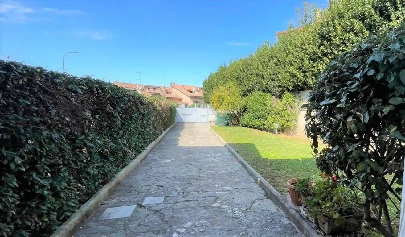 Villa plurifamiliare via Monginevro 64, Colleverde, Guidonia Montecelio - foto 2