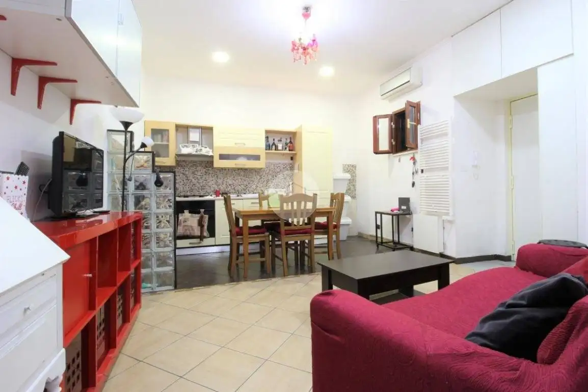 Appartamento in vendita a Napoli