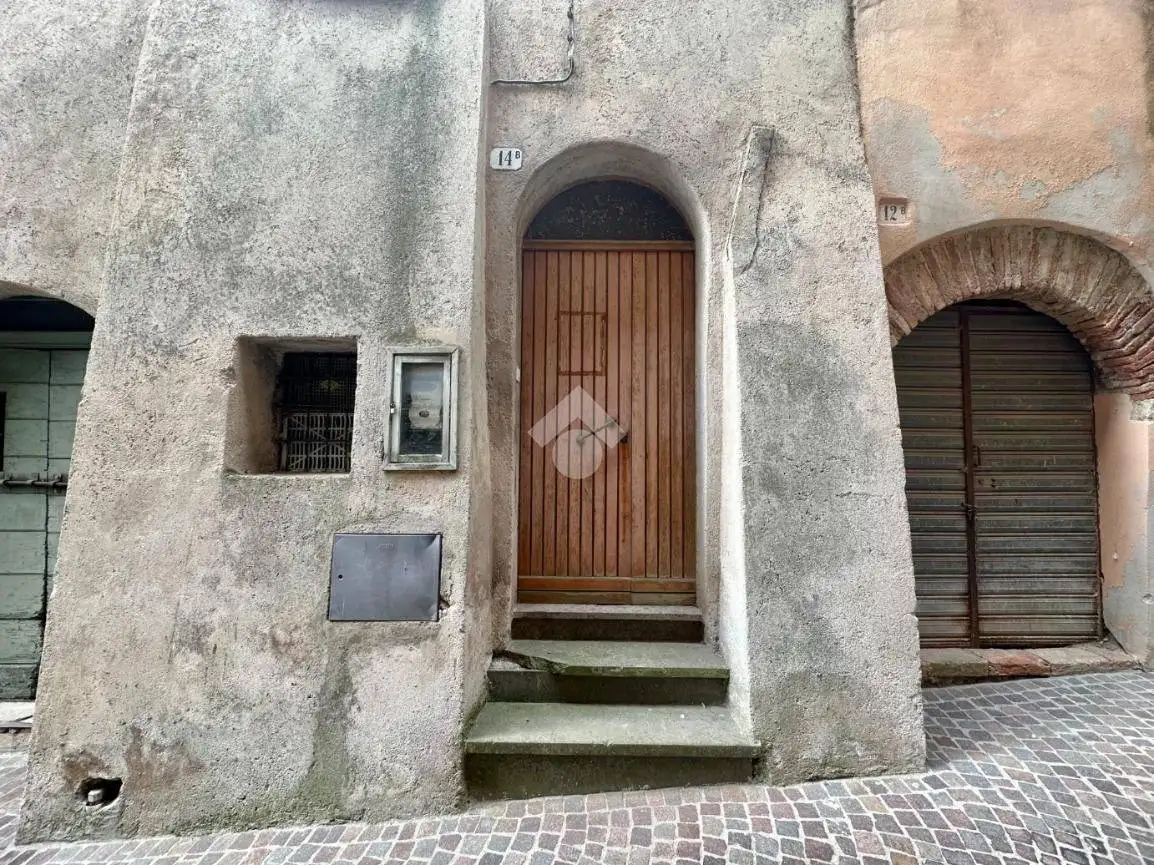 Casa indipendente in vendita a Montecastrilli