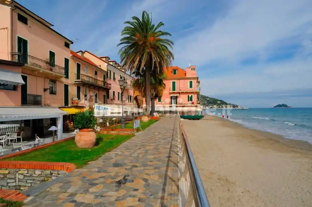 Appartamento in vendita a Alassio