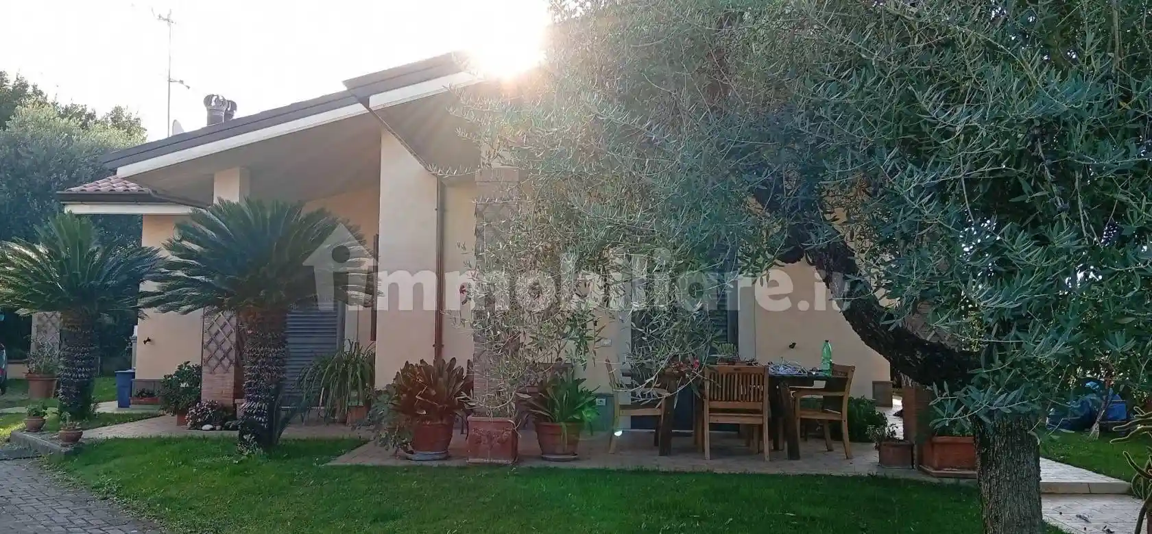 Villa in vendita a Cisterna di Latina