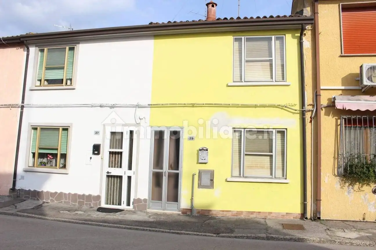 Casa indipendente in vendita a Lagosanto