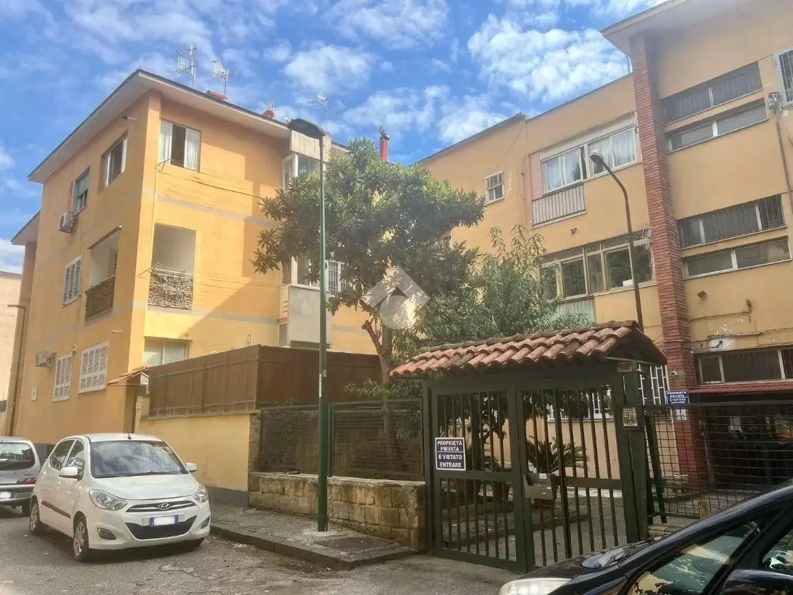 Appartamento in vendita a Napoli