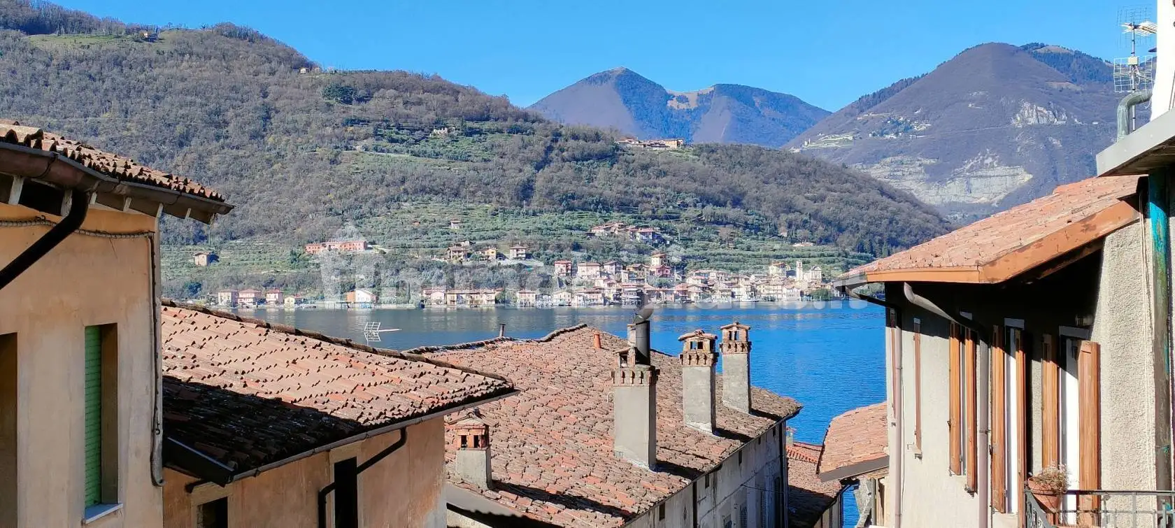 Appartamento in vendita a Sale Marasino