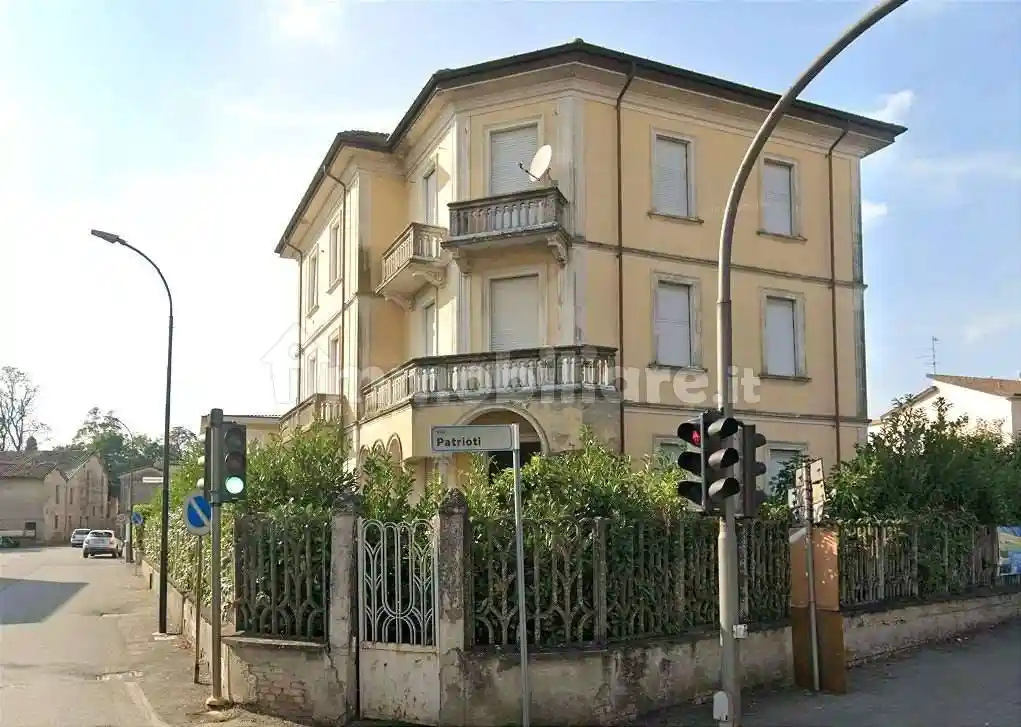Villa in vendita a San Giorgio Piacentino