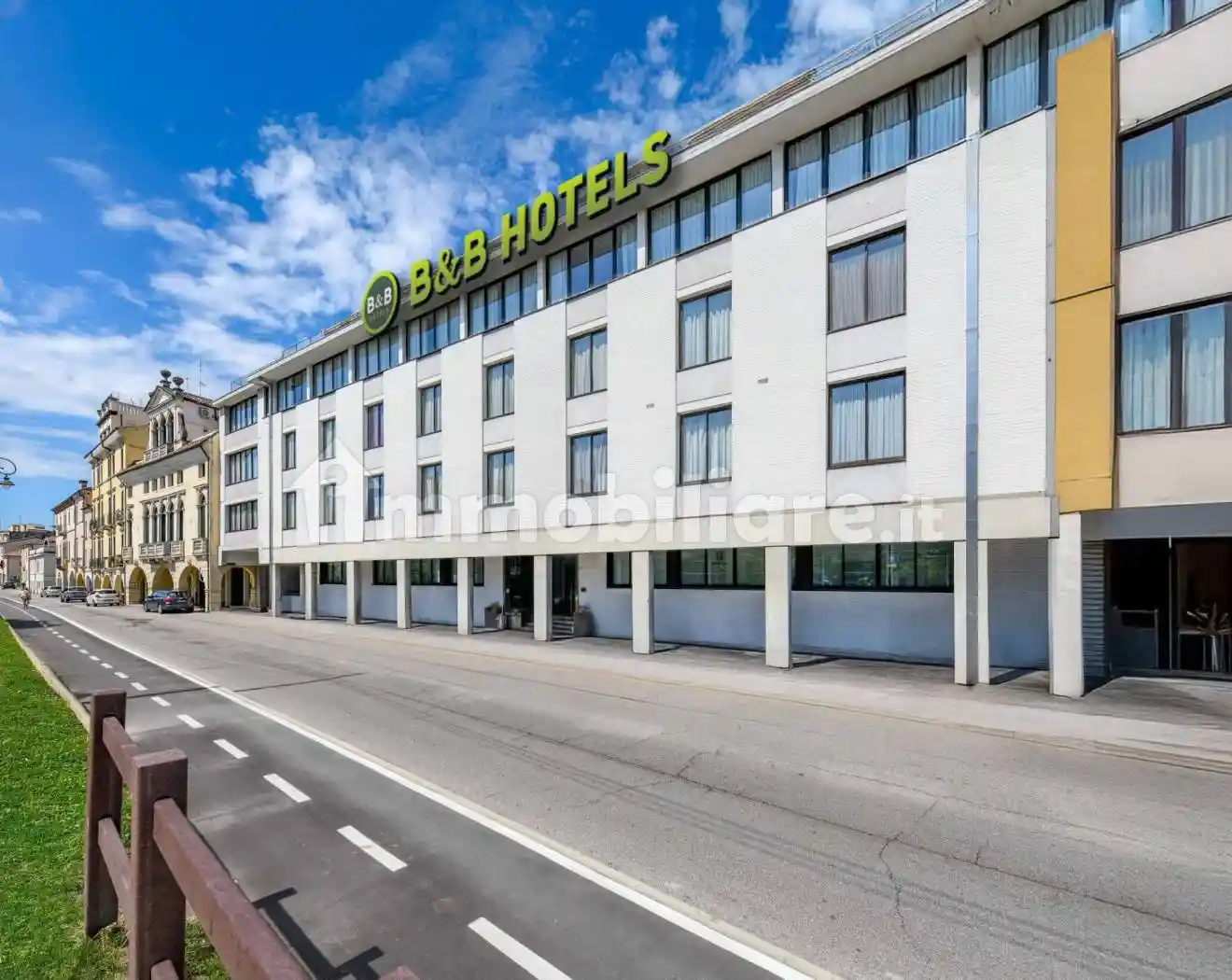 Palazzo - Edificio in vendita a Padova