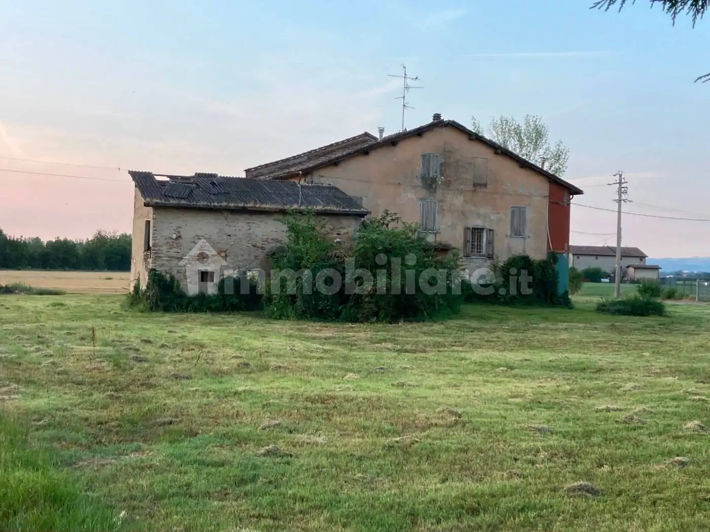 Rustico - Casale in vendita a Modena