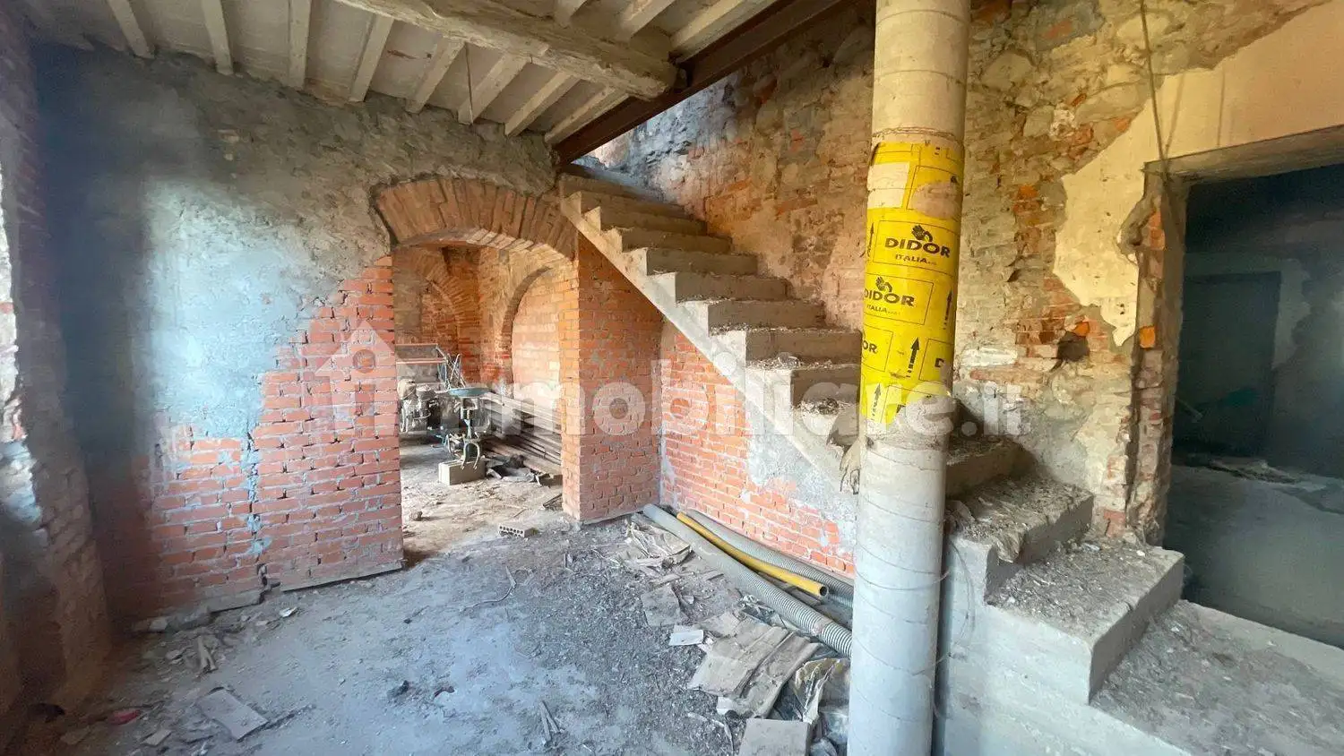 Terratetto unifamiliare 225 m², da ristrutturare, La Capanna, Chiesina Uzzanese - foto 5