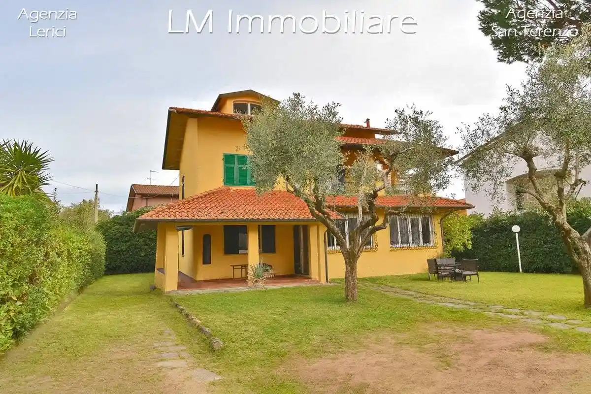 Villa in vendita a Ameglia