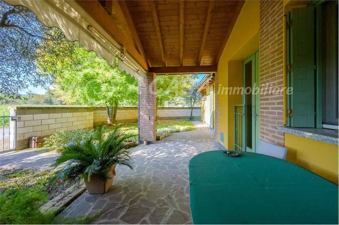 Villa in vendita a Medesano