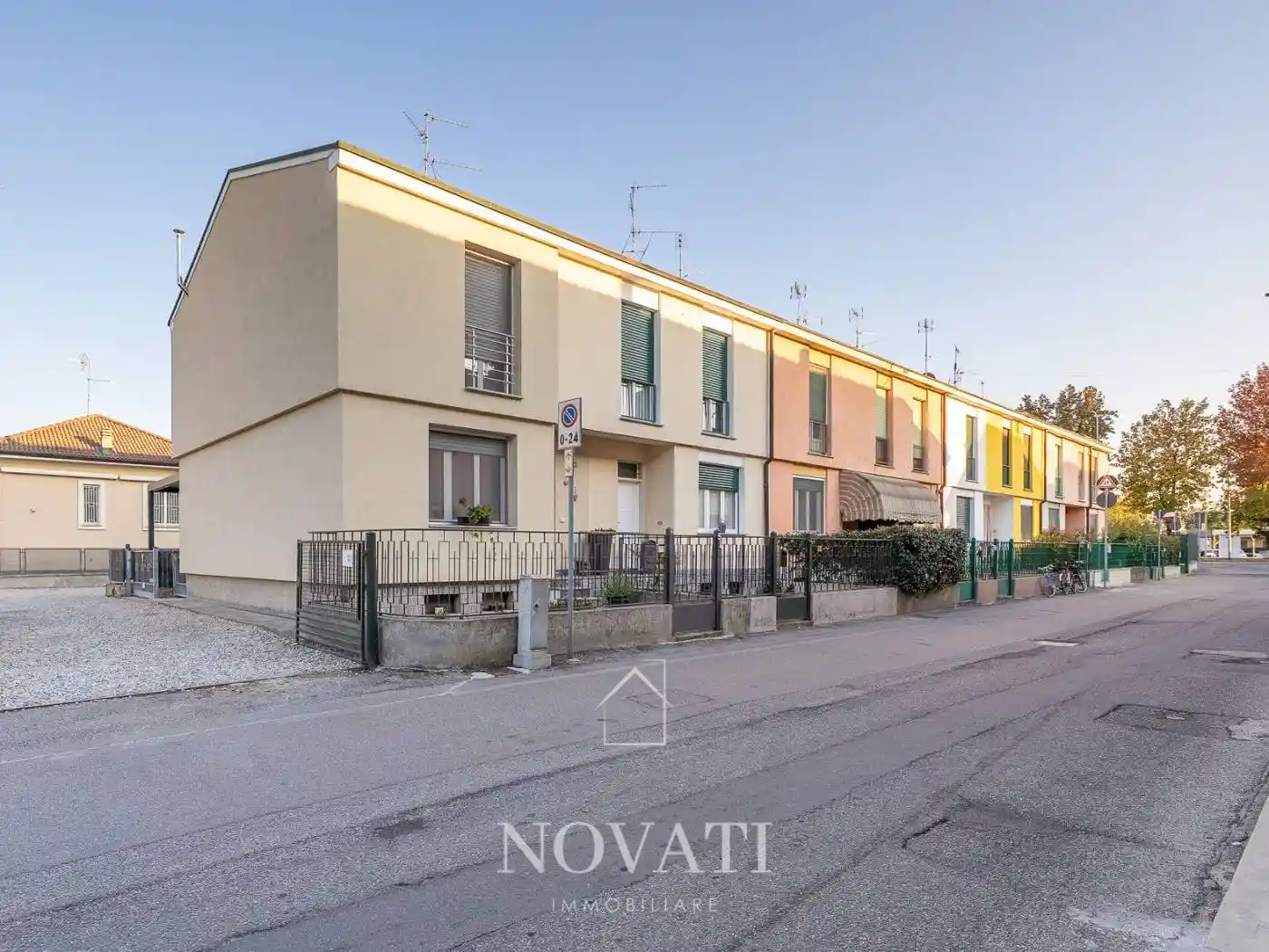 Villa a schiera via Vittorio Alfieri 51, Centro, Castiglione d'Adda - foto 2